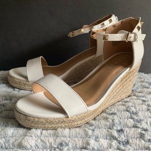 NWOT Esprit White Studded Espadrilles